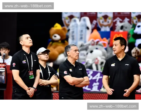 巅峰对决：当澳洲荣光碰撞蔚山猛虎，谁能主宰亚洲足球之巅？